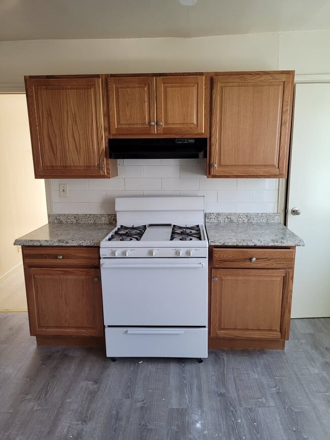 Photo - 18 E Walnut St Unidad 3rd fl