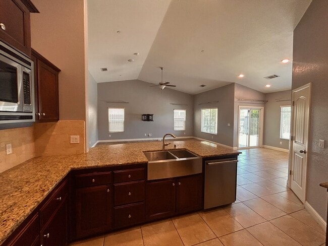 Photo - Beautiful home for rent in Visalia with a pool!