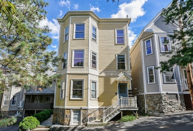Building Photo - 2 Termine Ave Unit 1 Rental
