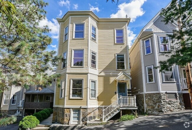 Building Photo - 2 Termine Ave Unit 1 Rental