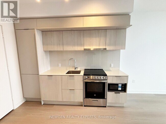 Photo - 448 Burnhamthorpe Rd W Unit 1009