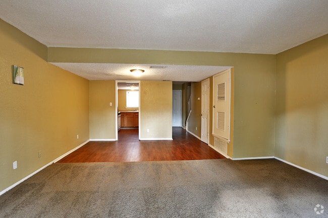 Photo - Live Oaks Apartments