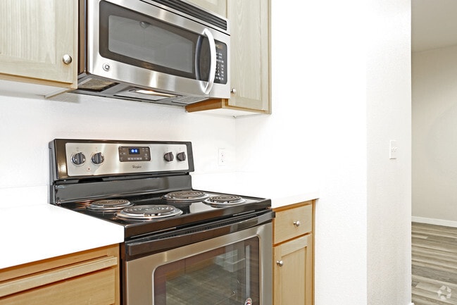 1HAB, 1BA - 756 ft² - Buckingham Place Apartments