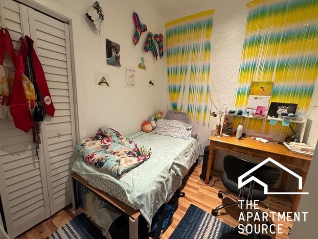Photo - 1037 W Polk St Unit 1R