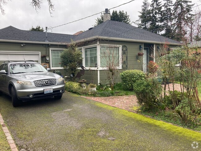 Building Photo - 6711 100th St SW Rental