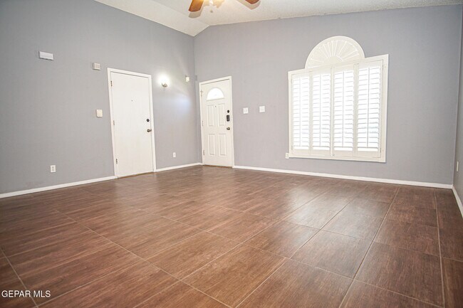 Photo - 3717 Tierra Zafiro Dr