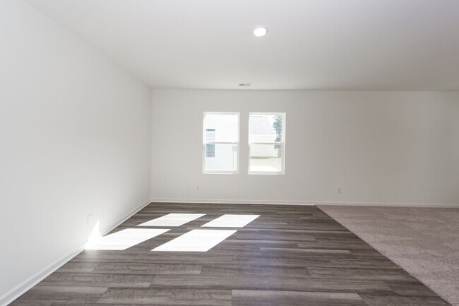 Photo - 4 Bedroom 3 Bath House in Watson Hill - Su...