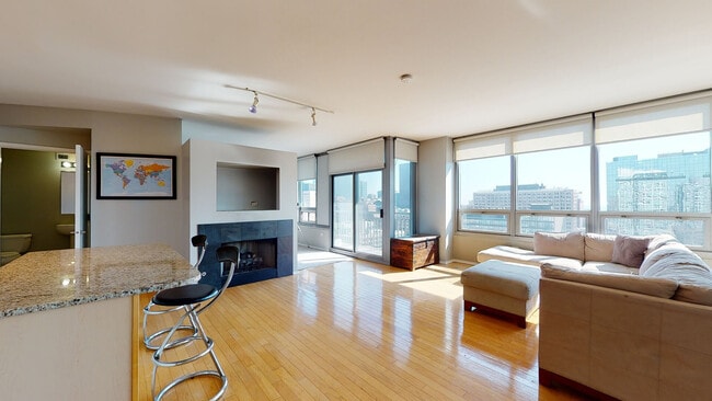 Building Photo - 701 S Wells St Unit 2402