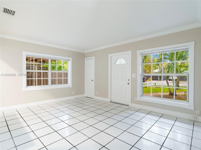 1125 NE 10th Ave