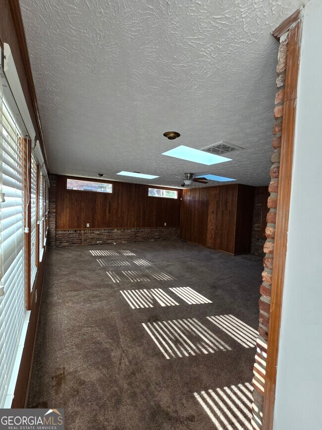 Photo - 170 Port Antonio Ct SW