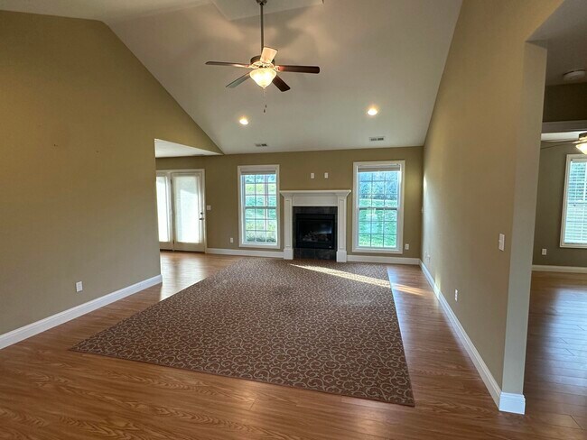 Photo - 4500 Weybridge Dr