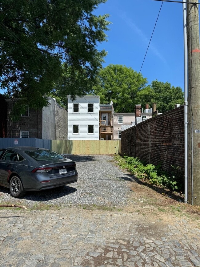 Photo - 511 W Marshall St Unit 101