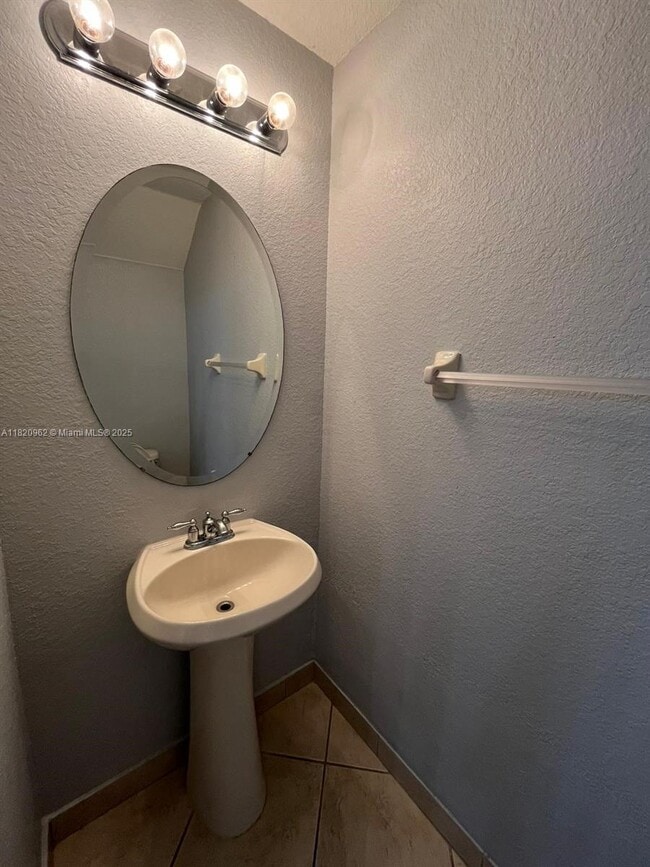 Photo - 14109 SW 49th St