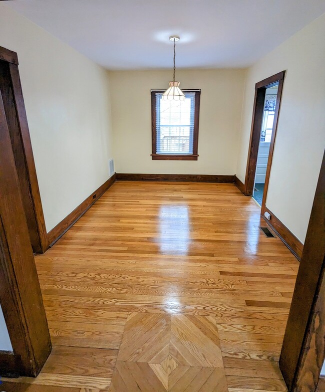 Photo - 412 Dupont Ave