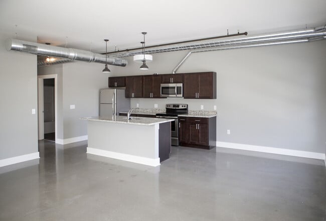 Large Kitchen Island - Lofts on Michigan