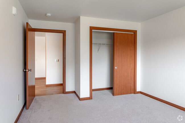 1BR, 1BA - 719SF