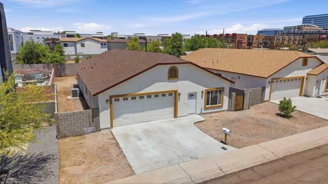 Photo - 516 W Brown St