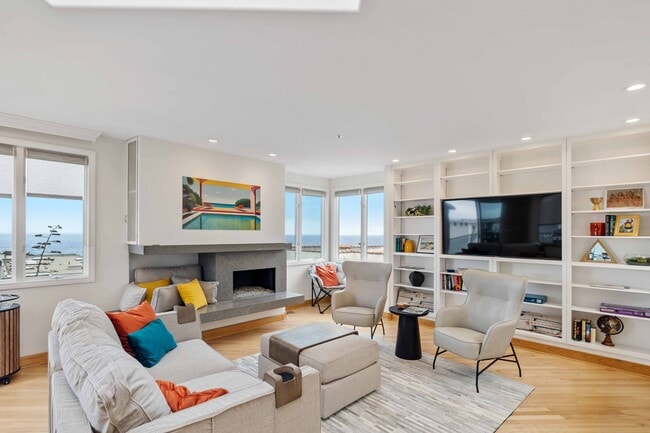 Photo - 121 Marine Pl