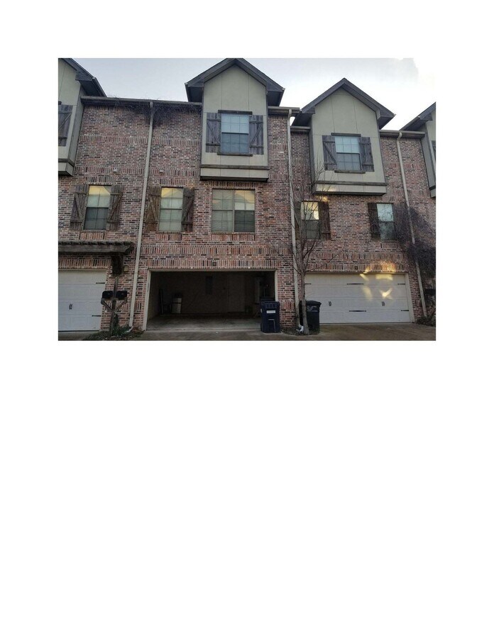 Photo - 355 George Bush Dr E