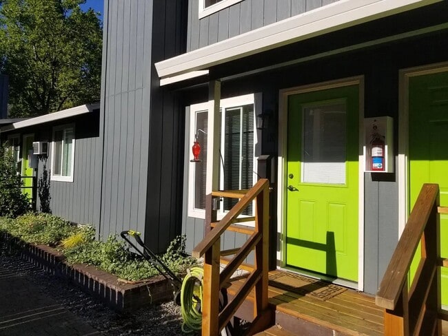 Photo - 2518 SE Nehalem St Townhome