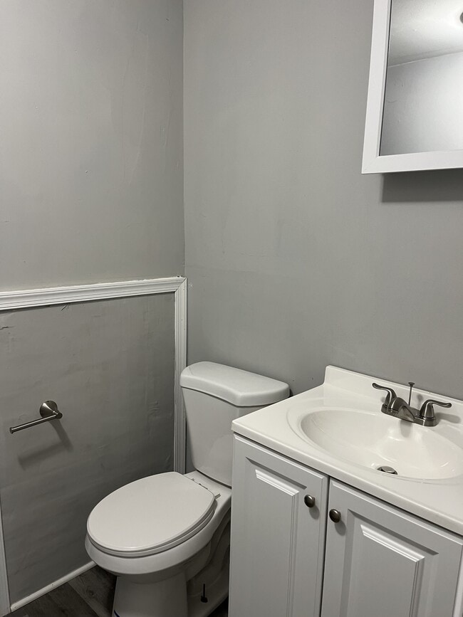 Photo - 322 E 11th St