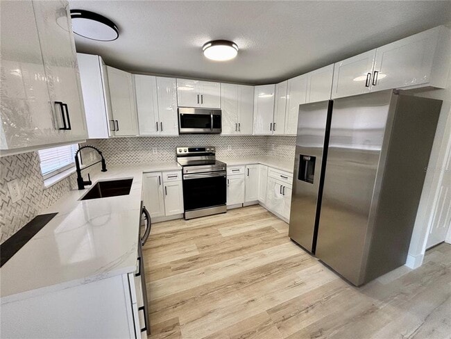 Photo - 162 Cascade St