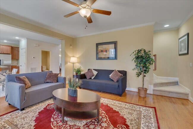 Building Photo - 320 Lawrence Rd Unit SI ID1388437P