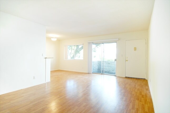 Photo - 3928 Carpenter Ave Unidad 103