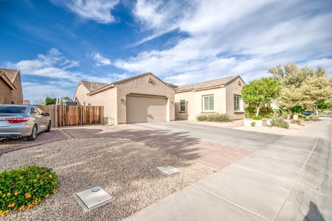 Photo - 2552 E Redwood Pl