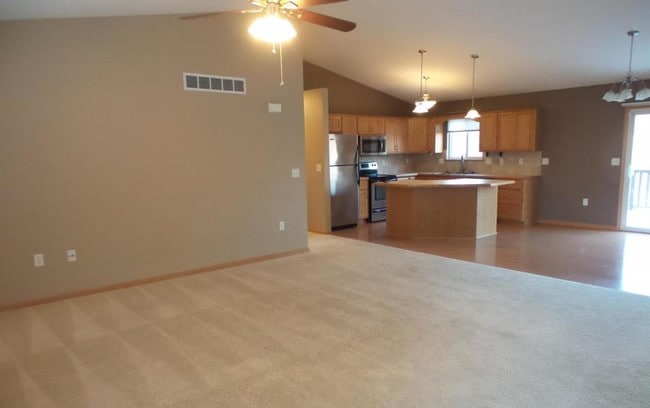 Photo - 405 Highland Ridge Dr