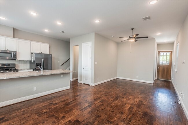 Building Photo - 5431 Camaguey St Rental