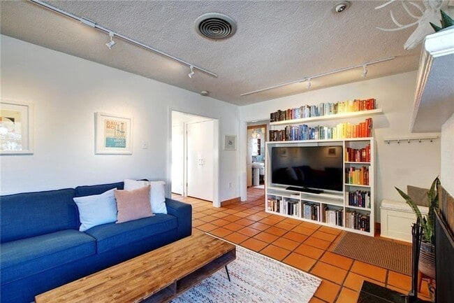 Photo - 3709 Vineland Dr