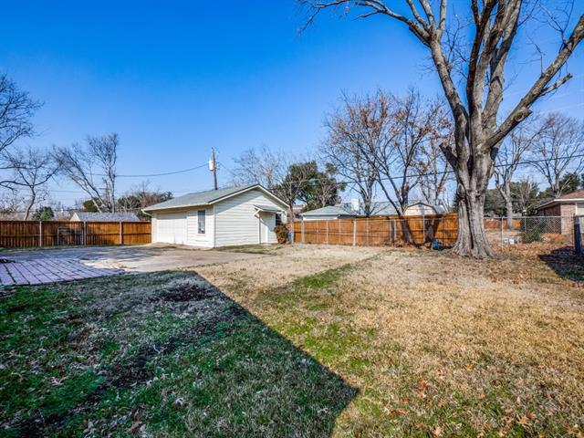 Photo - 8619 Banff Dr House