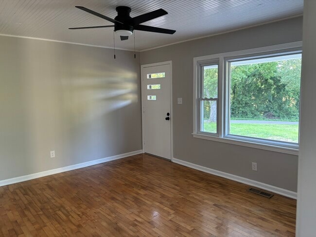 Photo - 10535 Hwy 231