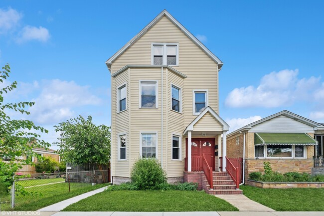 Building Photo - 5104 N Austin Ave Rental