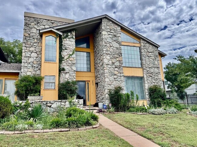 2825 Tealwood Dr