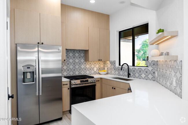 Building Photo - 7027 N Scottsdale Rd Unit 225 Rental