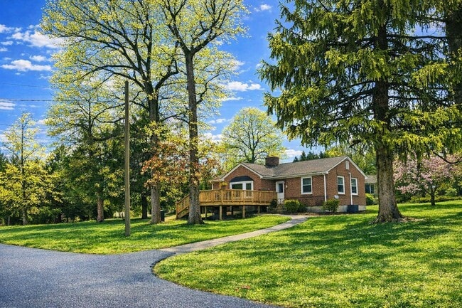 Photo - Spacious 4BR Rancher w/ Separate Basement space & Accessible Features – Sudbrook Park