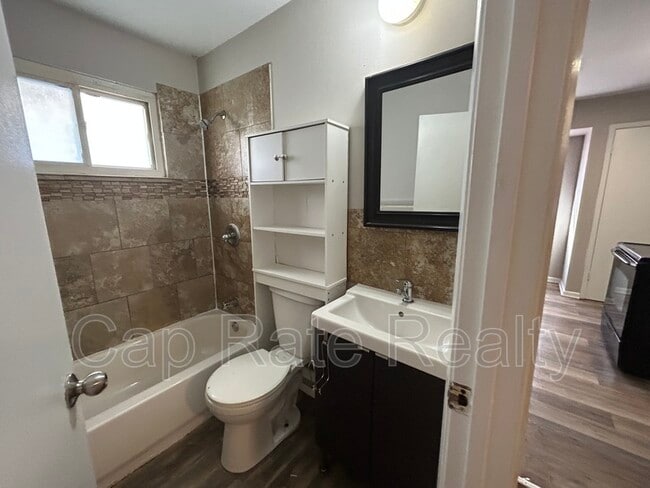 Photo - 1776 Nason Ave