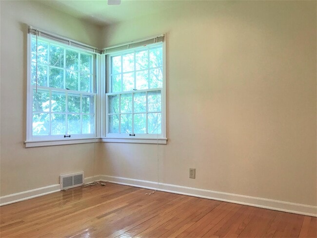 Photo - 306 S Owen Dr