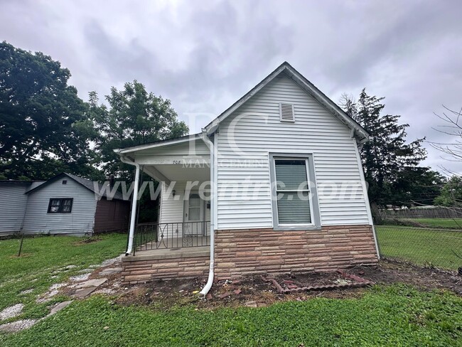 Building Photo - 708 Harmon-