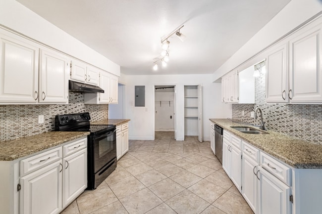 Photo - 106 Westchester St