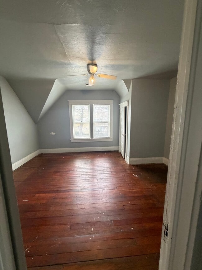 Photo - 616 W 6th St