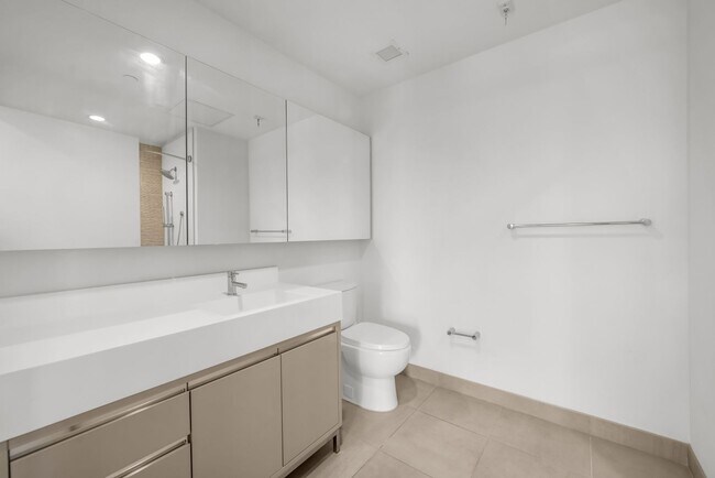 Photo - Hamilton Cove - #1611A Unit 1611A