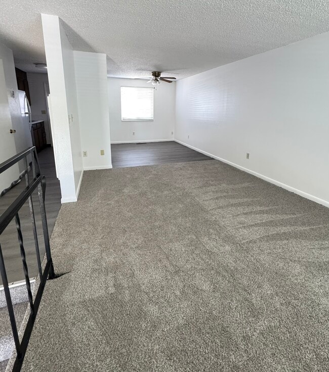 Sala de estar/comedor - 1412 Kay St