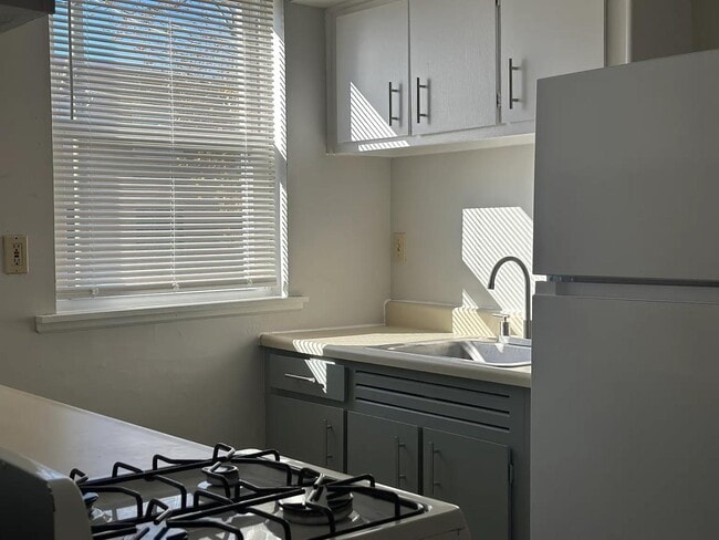 Photo - 4525 Lardner St