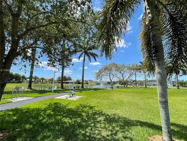 Photo - 134 SE 28th Ter Unit 7