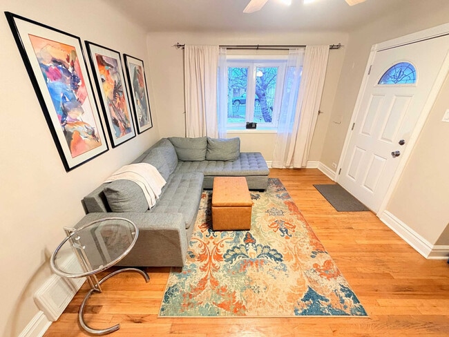 Building Photo - 2933 Ivanhoe St Unit ID1357994P