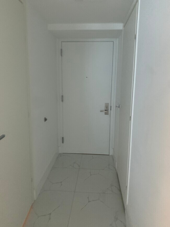 Photo - 1300 Brickell Bay Dr Unit 2111