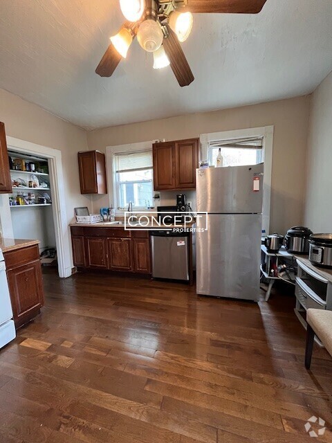 Building Photo - 77 Walnut St Unit 1 Rental